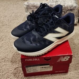 New Balance 4040v7 Turf Trainer Mens 9 Womens 10.5D